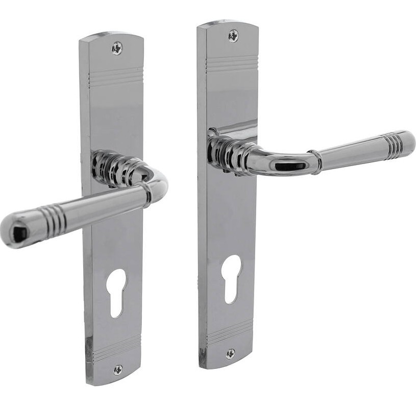 Intersteel deurklink Helena op langschild PC72 chroom