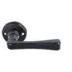 Set klinken Mitchell ijzer zwart inclusief rozetten