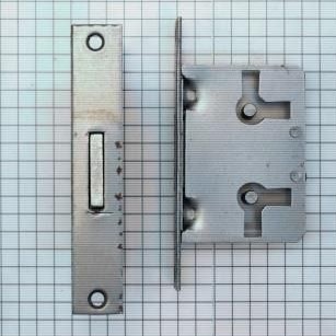 Insteekslot 20 mm met rechthoekige messing voorplaat (zonder sleutel)