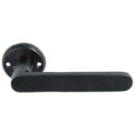 Set klinken Plat ijzer zwart inclusief rozetten