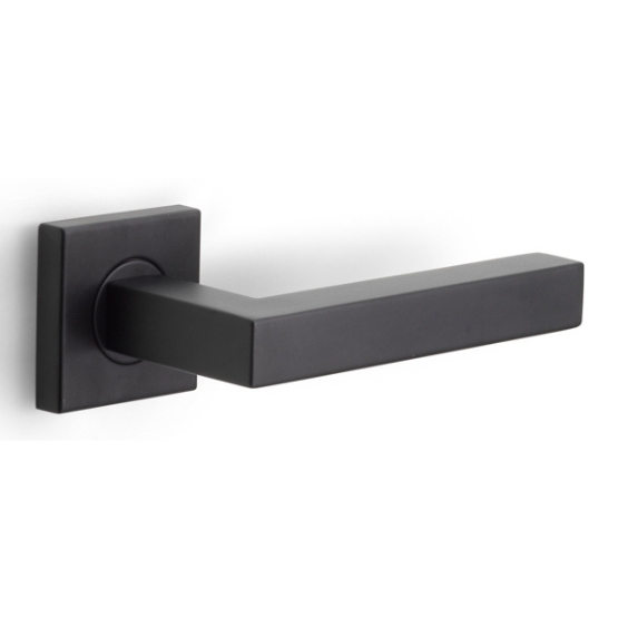 Deurklink BASICS BSQ1-G op vierkant rozet mat zwart