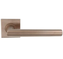 Deurklink BASICS LBII-19BSQR53 op geveerd rozet PVD licht brons