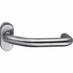 Intersteel deurklink verkropt op rozet ovaal + veer rvs