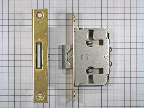 Insteekslot 15 mm met rechthkge messing voorplaat (zonder sleutel)