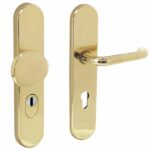 SKG3 met kerntrekbeveiliging PC72 greep/kruk messing gelakt