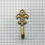 Kapstokhaak fleur de lis, messing midden