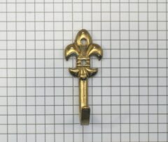 Kapstokhaak fleur de lis, messing midden