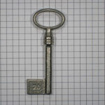 Sleutel gietijzer met gat 70 mm