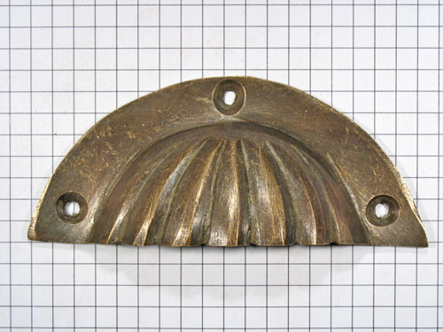 Komgreep schelp massief messing antiek