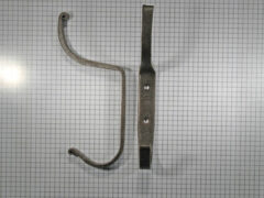 Hoed en jashaak recht, ijzer geroest