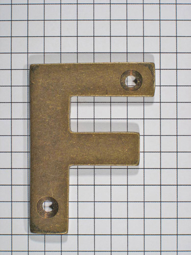 Letter klein F, brons antiek