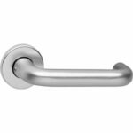 Deurkruk rond en rozet met nok aluminium