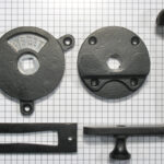 WC-deursluiting, hefboom, ijzer zwart (vrij/bezet)