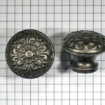 Knop bloemmotief ijzer blank gelakt 29 mm