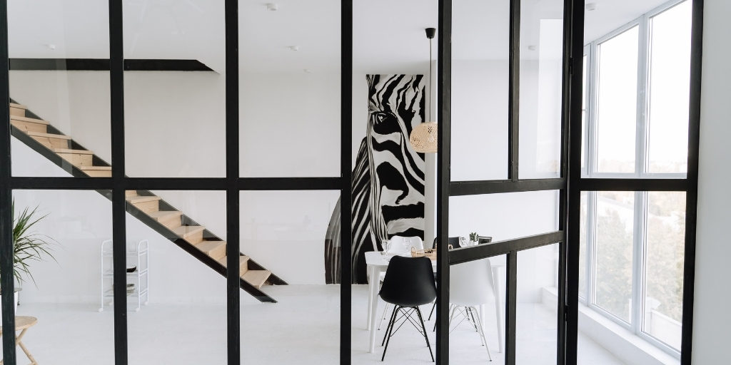 Taatsdeuren met taatsscharnieren monteren