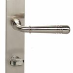 Intersteel deurkruk Helena op schild met wc-sluiting 8/63 nikkel mat