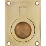 Luikring recht 50mm x 39mm messing gelakt