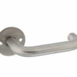 P+E Gatdeel deurkruk U-model op ronde rozet 8mm stift rvs geborsteld