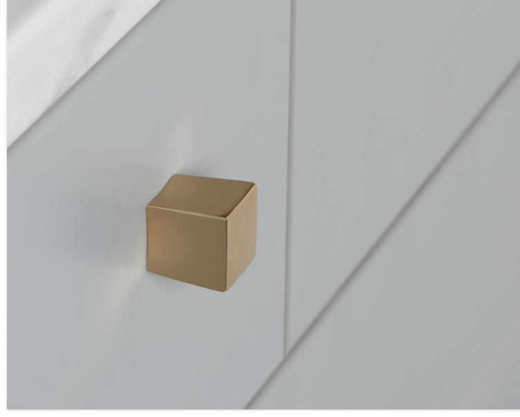 Knop vervormd goud gesatineerd 21 x 21 mm