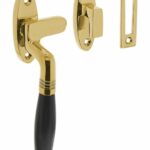 Raamsluiting Ton Model Links Messing Gelakt/Ebbenhout