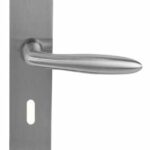 Deurkruk Sigaar model Massief RVS Op Schild SL56