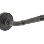 Intersteel deurkruk Helena op rozet oud grijs