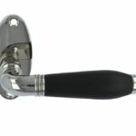 Deurkruk Ton model 1934 op ovaal rozet glans nikkel