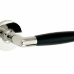 Deurkruk op geveerd rozet Ton ebben/Vivo glans nikkel