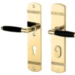 SKG3 PC72 kruk/kruk op schild Ton Links + kerntrekbeveiliging messing ongelakt