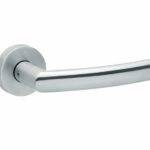 Deurkruk op rozet LANA rvs mat