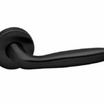 Deurkruk op rozet CINO zwart