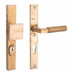 SKG3 PC55 knop/kruk op smalschild Bauhaus Rechts + kerntrekbeveiliging messing antiek