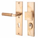 SKG3 PC55 knop/kruk op schild Bauhaus Links + kerntrekbeveiliging messing antiek