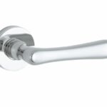 Deurkruk op geveerd rozet Linea/Vivo glans chroom