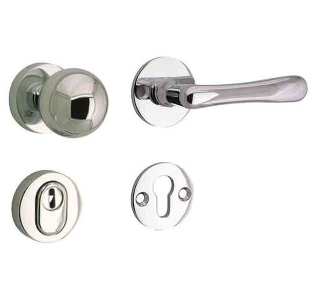 SKG3 knop/kruk op rozet Linea Rechts + kerntrekbeveiliging glans nikkel/glans chroom