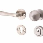 SKG3 knop/kruk op rozet Linea Links + kerntrekbeveiliging mat nikkel/mat nikkel PVD