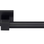 Deurkruk BOBBY EK101G Massief geveerd op rozet PVD Mat Zwart