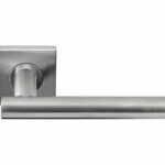 Deurkruk BASIC LBVII-19BSQR53 op vierkant rozet Mat RVS