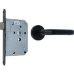 Set binnendeurbeslag deurkruk model 3RX op rozet + loopslot zwart