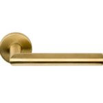 Deurkruk Sharon op ronde rozet PVD Mat Goud