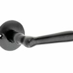 Deurkruk op rozet Edam ijzer zwart