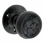 Knopkruk op rozet Coventry ijzer zwart