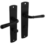 Intersteel deurkruk Helena op schild 230x44mm WC63/8 zwart