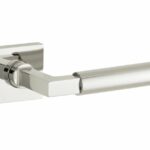 Deurkruk op geveerd rozet verdekt Bauhaus glans nikkel