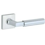 Deurkruk op geveerd rozet verdekt Bauhaus glans chroom