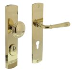 Intersteel voordeurbeslag Helena knop/kruk PC72 met kerntrek beveiliging messing PVD