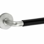 Deurkruk op geveerd rozet Frankfurt ebben/Vivo mat nikkel ongelakt