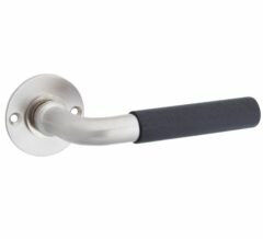 Deurkruk op ongeveerd rozet Frankfurt ebben/Chemin de Fer mat nikkel ongelakt