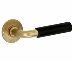 Deurkruk op ongeveerd rozet Frankfurt ebben/Chemin de Fer messing antiek