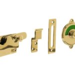 Intersteel wc-overslag vlak en tekst “groen/ rood” messing ongelakt